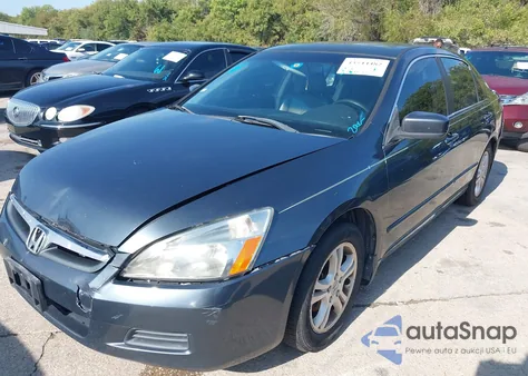 2007 Honda Accord 2.4 Ex z USA, uszkodzony, nr VIN 1HGCM56857A183204